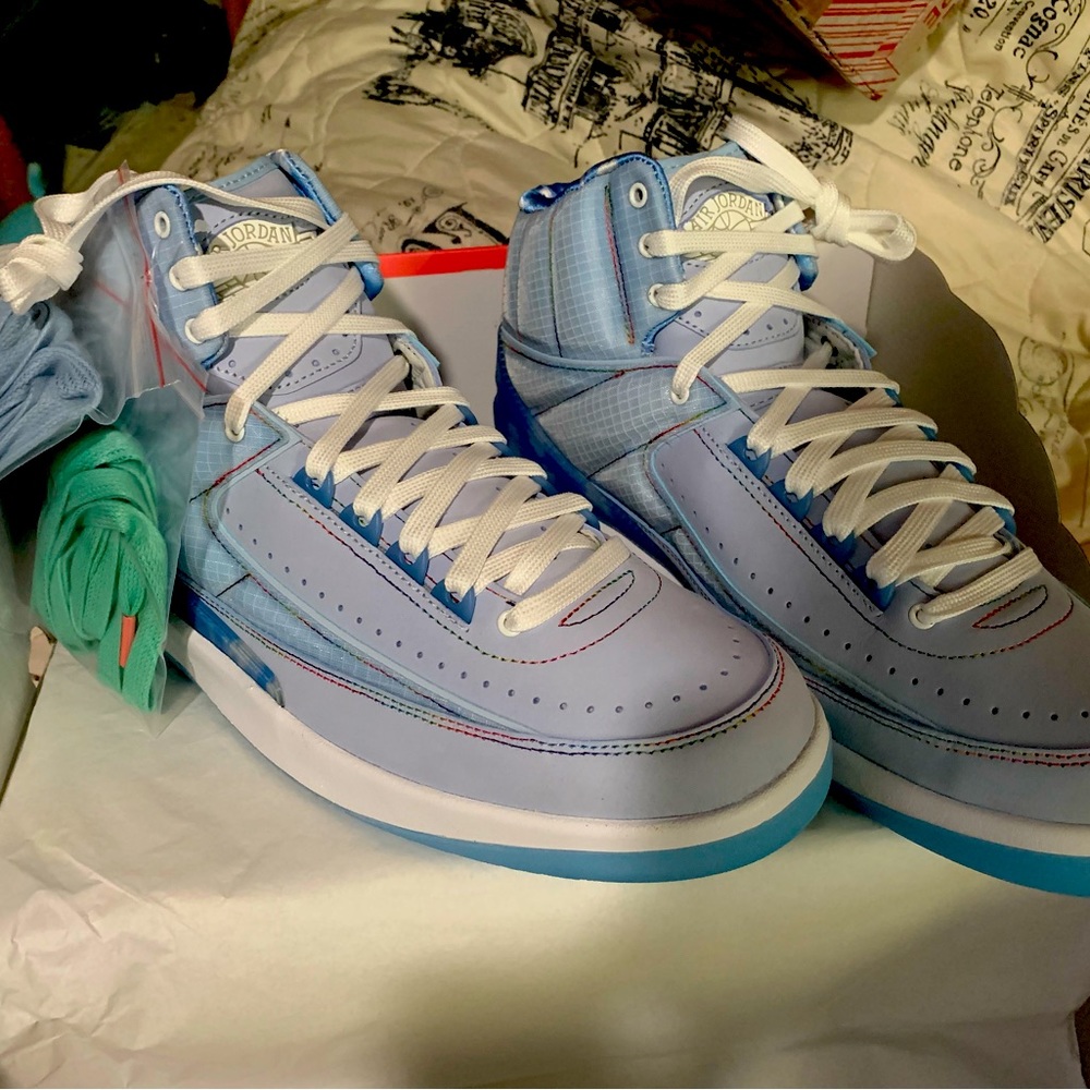 Jordan 2 J balvin men size 11 Tongues light up!